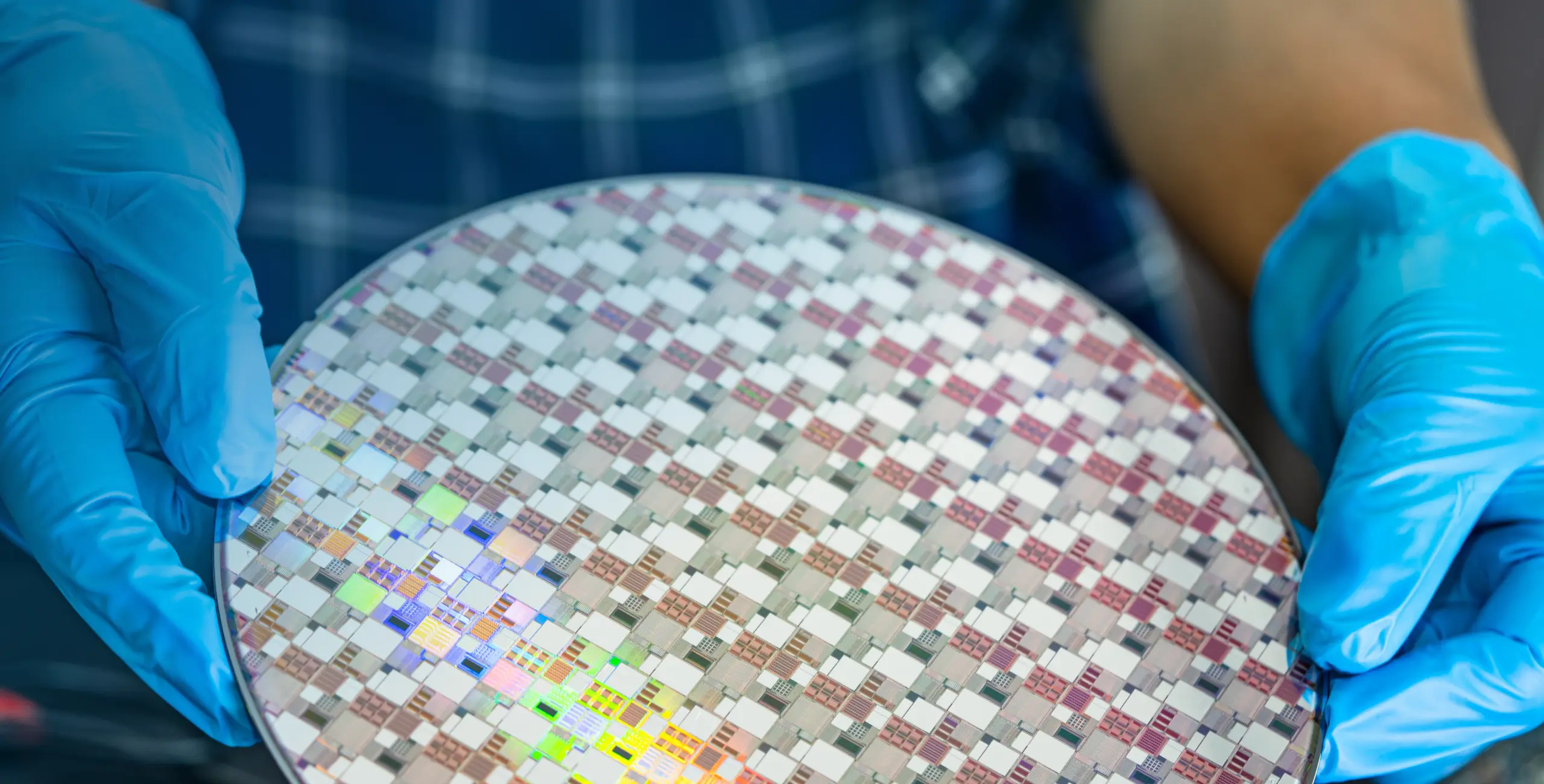 8英寸 GaN-on-Si 外延